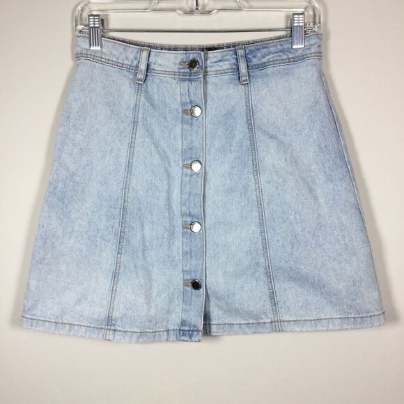 Bleach wash 100% cotton mini skirt button down size 6 Waist 28” Length 16 1/2” - Picture 1 of 3